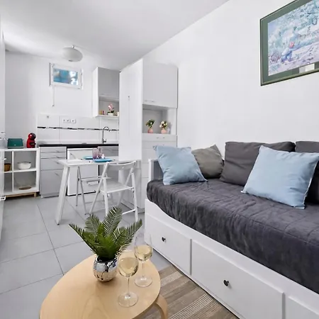Avec Terrasse, Cosy Et Moderne Apartmán