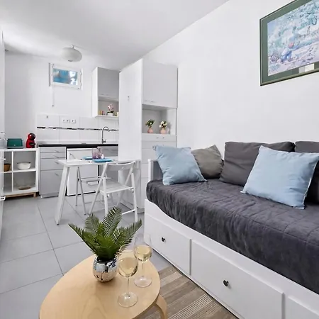 Διαμέρισμα Avec Terrasse, Cosy Et Moderne *