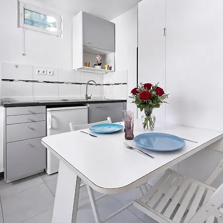 Avec Terrasse, Cosy Et Moderne Διαμέρισμα